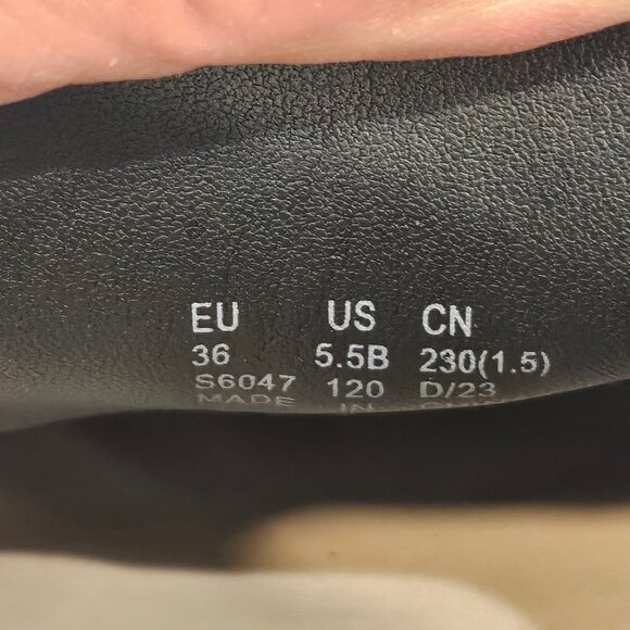 Stuart Weitzman, Adriana Navy Patent Leather Tassel Loafers New Condition - Picture 7 of 9